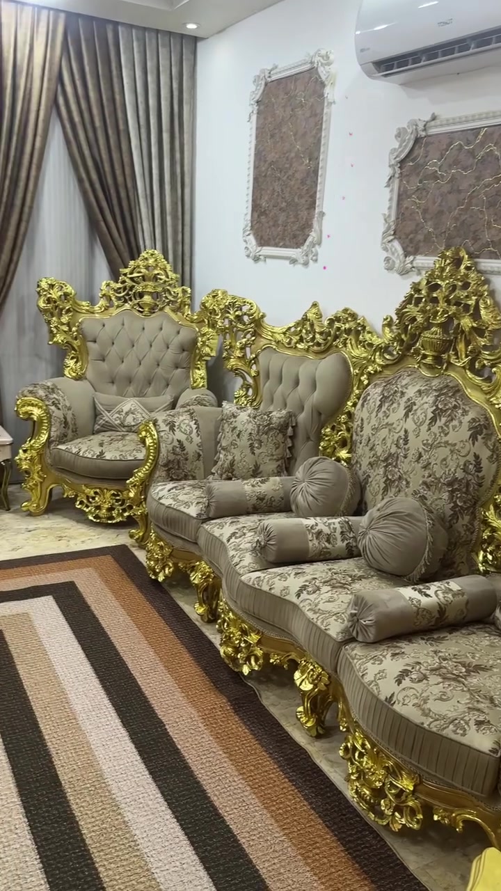 سلام عليكم  اخوان عندي تخم مصري زان ملكي 12 مقعد ارتفاعه 170 سانتيم  وياه طبله جبيره و طبلتين موجودات بل صور ضخم مابي اي شخط نظيف درجه أولى توصى منن مصر للعراق مكان بغداد الزعفرانية سعره مليونين ونص وبي مجال التواصل خاص أو اتصال ع رقم الهاتف ***********
