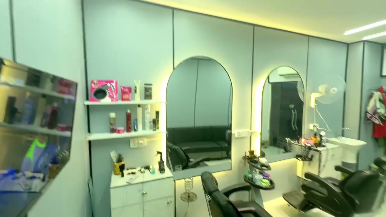 🔥 فرصة ذهبية لأصحاب المشاريع – محل حلاقة للبيع جاهز للعمل فوراً 🔥
✂️ محل حلاقة جديد بالكامل، البناء صارله تقريبًا شهر، ويُباع كامل بالأغراض والتجهيزات — يعني تستلمه وتباشر شغلك مباشرة بدون تعب تأسيس.

📍 الموقع المميز: قرية الغدير
📌 مقابل نادي الفروسية
📌 على شارع حيوي
📌 بجانب إسواق وغسل سيارات وقصاب

⭐ موقع تجاري وحركة مستمرة، مناسب جدًا للحلاقة والاستثمار.

💰 السعر: 3,500,000 دينار فقط

📞 للاستفسار والتفاصيل:
***********
.
