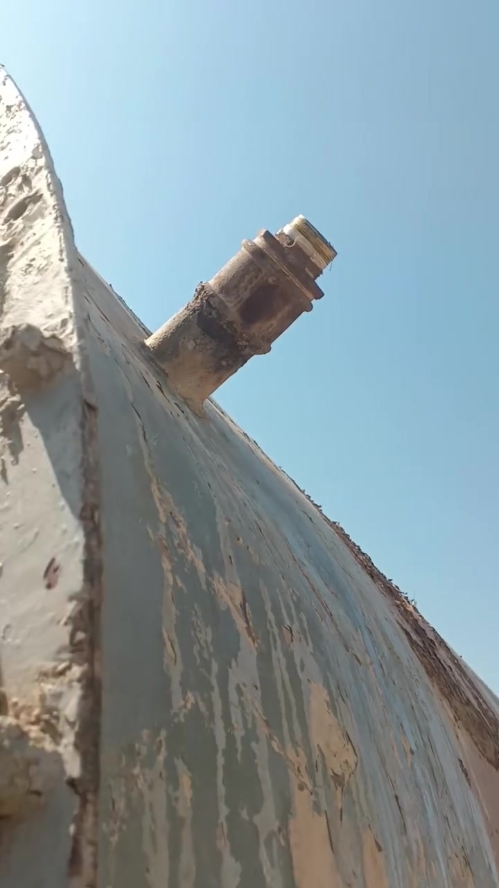 بسبب الوعود الكاذبة نعيد النشر خزان حجم كبير 35 او40 الف لتر للبيع جديد جدا للاتصال ***********
