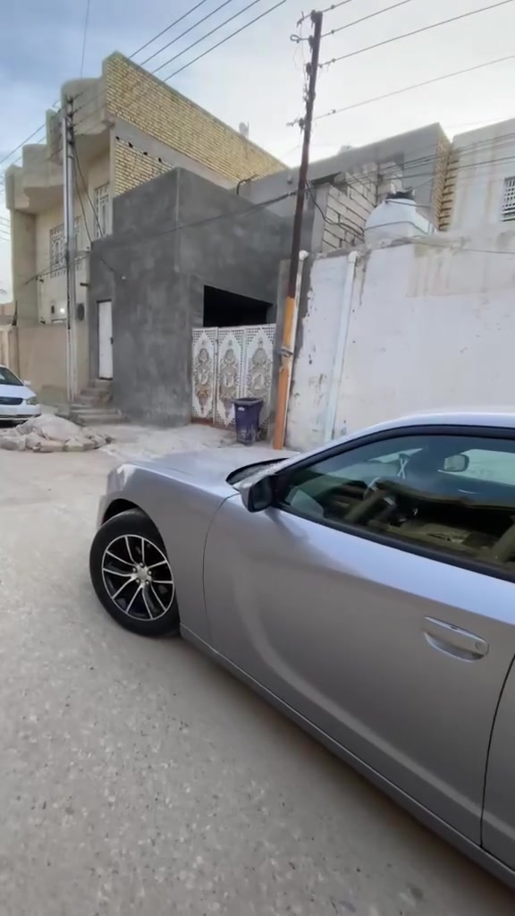 السلام عليكم 
جارجر 2015 sxt للبيع 
السيارة نظيفة وجاهزة من كلشي 
حدادية تخم تاير وويل جديد 
كير ومحرك كفالة 
رقم بصرة الدولي بأسمي شخصيا 
سونار السيارة بالمنشور وكلشي موضح بيها 
مكان السيارة ميسان العمارة 
سعر السيارة ١٦٠ ورقة وبيها مجال بسيط 
للإستفسار ‏‪***********
