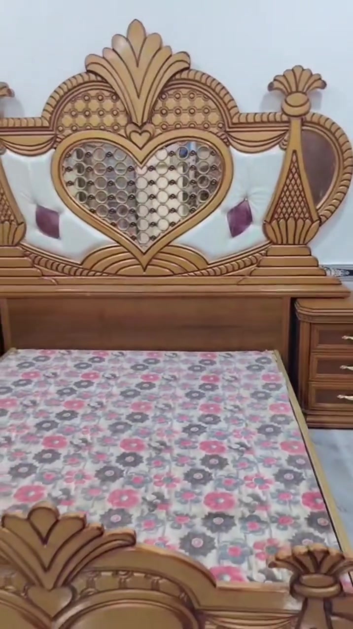 السلام عليكم توجد غرفت نوم توج الكنتور والزوايا سلايت شرط حطاطه درجه اوله سعر مليون و٣٠٠ وبيها مجال بسيط العنوان الرمانة البوعبيد للإستفسار التصال عل هاذ رقم *********** يوجد شد ونقل
