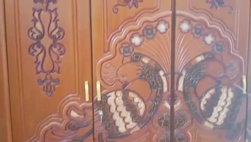 السلام عليكم ورحمه الله هاي الغرفه للبيع سعرها 1250 للتواصل ***********
