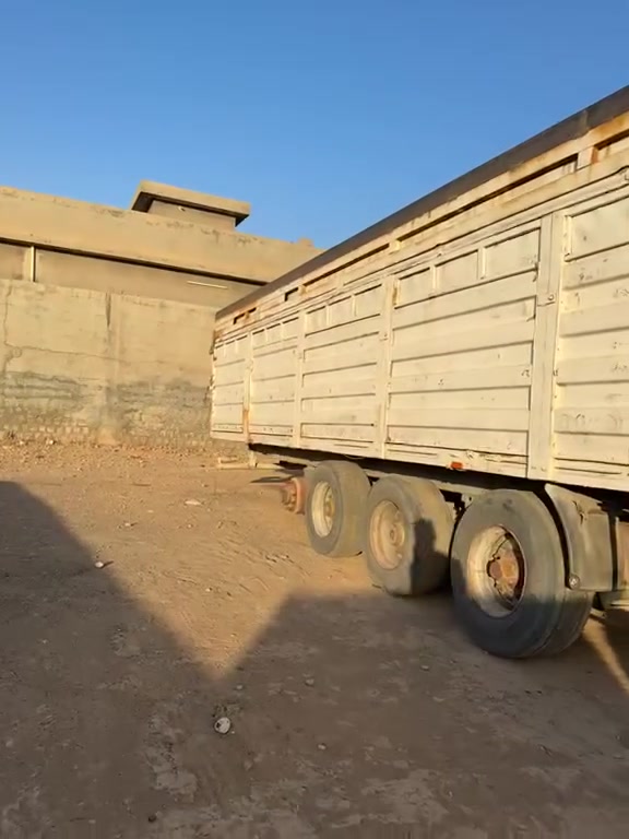 للبيع عربه اوربيه ٤ دنكير حماله ٥٢ طن حونطه السعر ٤٥ وبيها مجال طوز خرماتو ***********
