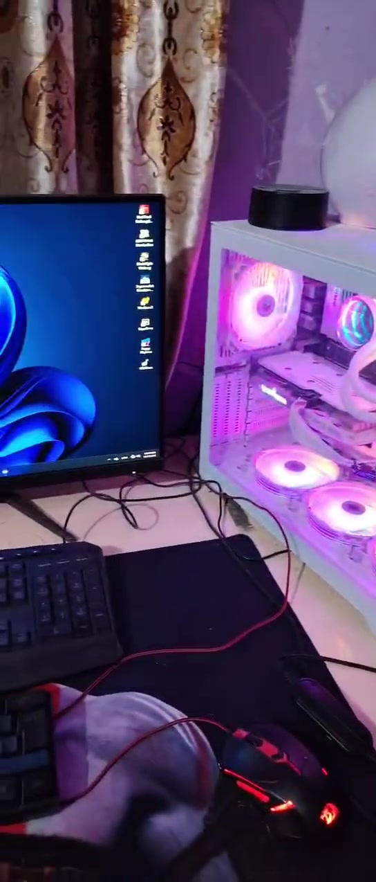 كرت الشاشة:.. 8G. RTX 4060 —  أبيض، Zotac Gaming
المذربورد: ASUS PRIME B650M-A CSM
المعالج:AMD Ryzen 5 8500G
الرام: T-Force Delta DDR5 — 32GB 5600MHz
5.M.2..1000g+500+250
التبريد المائي: GAMDIAS CHIONE — راديتر 240mm
مزود الطاقة: Segotep GM750W — 750W Fully Modular
الكيس: GAMDIAS —  RGB / Aura Sync / ARGB
+شاشه من شركه 180هرتز AOC +2k 

للتواصل والاستفسار   ***********

نص مكتوب في الصور:
- OBS Studio GameLoop RedM Steam Discord Rockstar Games ... TurboVPN
- Settings
- ammar liu
- Amar12462@gmail.com
- Find a setting
- Home
- System
- Bluetooth & devices
- Network & internet
- Personalization
- Apps
- Accounts
- Time & language
- Gaming
- Accessibility
- Privacy & security
- Windows Update
- System > About
- DESKTOP-CNFJMMV
- System Product Name
- Rename this PC
- Device specifications
- Copy
- Device name
- Processor
- AMD Ryzen 5 8500G w/ Radeon 740M Graphics
- 3.55 GHz
- Installed RAM
- 32.0 GB (31.2 GB usable)
- Device ID
- 47E4D331-0A9C-4155-99E2-284815CAA0B7
- Product ID
- 00330-80000-00000-AA877
- System type
- 64-bit operating system, x64-based processor
- Pen and touch
- No pen or touch input is available for this display
- Related links
- Domain or workgroup
- System protection
- Advanced system settings
- Windows specifications
- Edition
- Windows 11 Pro
- Version
- 24H2
- Installed on
- 1/14/2025
- OS build
- 26100.3037
- Experience
- Windows Feature Experience Pack 1000.26100.48.0
- Microsoft Services Agreement
- Microsoft Software License Terms
- Search
- NVIDIA Control Panel File Edit Desktop 3D Settings Help Back Select a Task... 3D Settings Adjust image settings with preview Manage 3D settings Configure Surround, PhysX Display Change resolution Adjust desktop color settings Rotate display View HDCP status Set up digital audio Adjust desktop size and position Set up G-SYNC Set up multiple displays Video Adjust video color settings Adjust video image settings NVIDIA CONTROL PANEL Game Ready Driver Version 560.94 NVIDIA GeForce RTX 4060