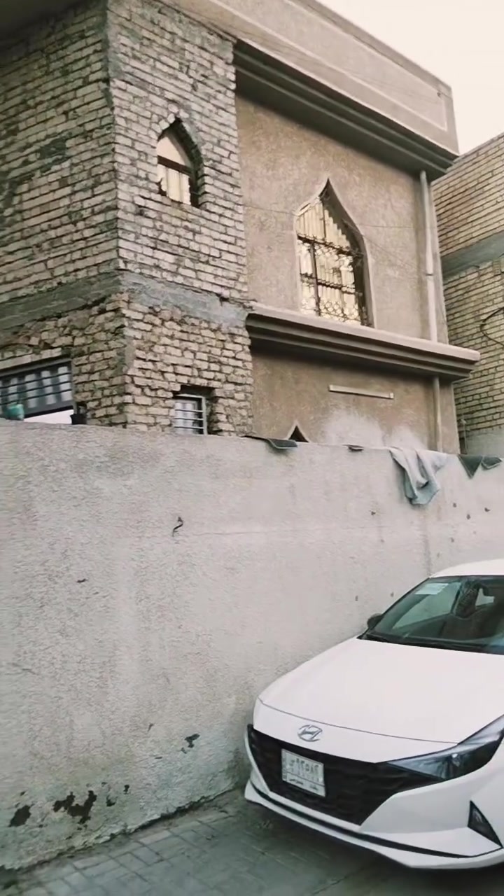 السلام عليكم. بيت طابو صرف في منطقة العبيدي قرب المحافظ مساحة البيت 156 واجهه 12 ونزال 13  يحتوي لا 5 غرف نوم  وصاله  بيت جاهز من كلشي  تحويل مباشر معا صاحب الدار كلشي موضح بلفديو   السعر 180.تصال وتساب موجود *********** وافق ادمن
