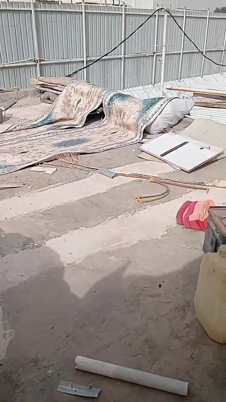 بيت تجاوز بلديه عرصه لبيع مسعجل بيت عكاده يتكون من سقبال من صاله من غرفه وصطح بيت بنيان جديد ونضيف صحياته سراميك خاجي وداخلي عنوان شارع لمسشفه  شارع لمركز بصحت لمعمل بيع مسعجل نايت لبيت19بيه مجال***********
