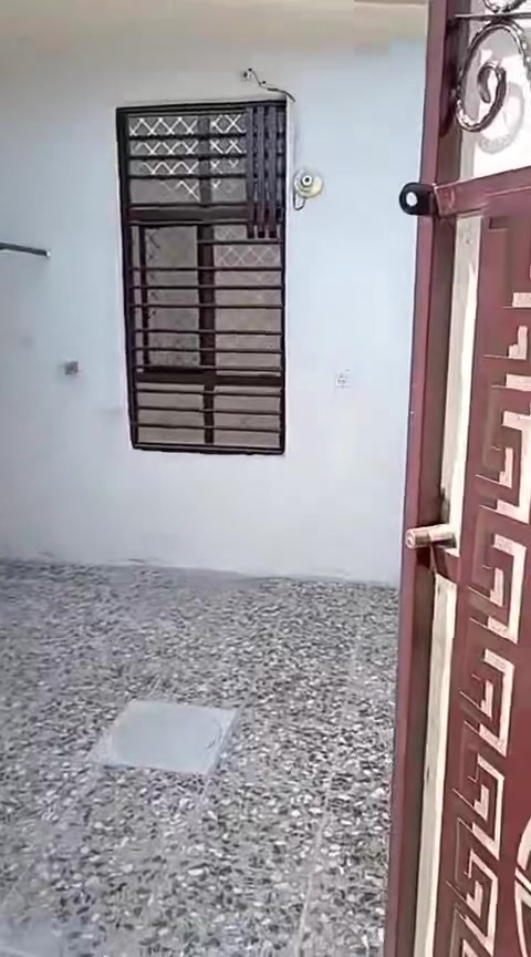 بيت مساحه 110 خدمات مسقط فرع مدرسه رام الله بظهر التجاري كلشي موظح بالفديو. السعر ٥٥  للتواصل. ***********
