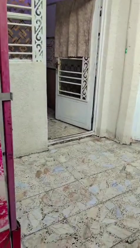 السلام عليكم دار للبيع المساحه ١٠٨   على فرعين الدوانم الفرع مجاور شارع ابو الاحرار الاستفسار على الخاص 
او الرقم ***********
