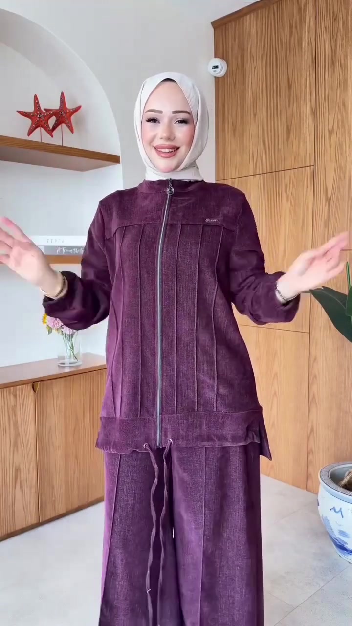 ملابس • بدون تفاصيل