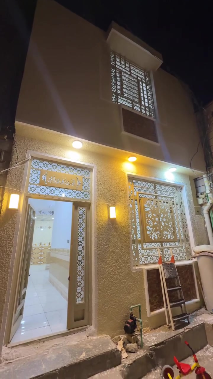 بيت ٥٠م • طابق ونص • شارع ابو طالب