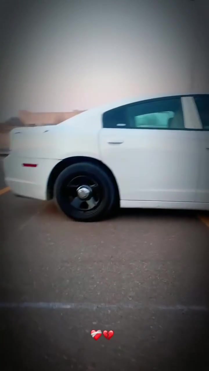 السلام وعليكم جارجر للبيع موديل 2011رقم اربيل باسمي سنويه ورقم جديد للبيع او المراوس بهيمي8سلندر سياره وارد كندي مكفول من ضربه بيه مكانات بارد  بيه رشات صبغ مكينه كير
للاستفسار الاتصال على الرقم 
***********
