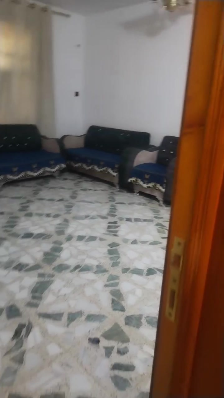 ١٥٠متر طابو صرف طابق طابق الاول غرفتين وصاله مطبخ حمام ستقبال طابق الثاني اربع غرف حمام صاله رقم *********** الزعفرانيه كبيسي شارع كهرباء يم مدارس حديد زعفرانيه

