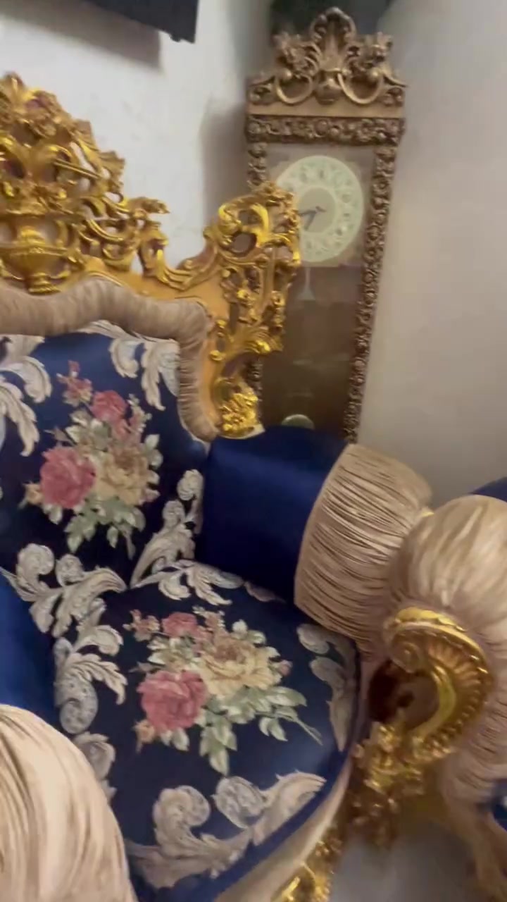 ᷂سـلام،؏ـلـيـكـم🩵•. من رخصت الادمن تخم 𝟑. قطع قطعه كبيره وقطع ثنين كراسي النوع دمياط ملكي مصري نضافه100/100 اي كسر اي شي مابي قماشه نضيفف الي يريده يتفضل خاص واتساب ***********
