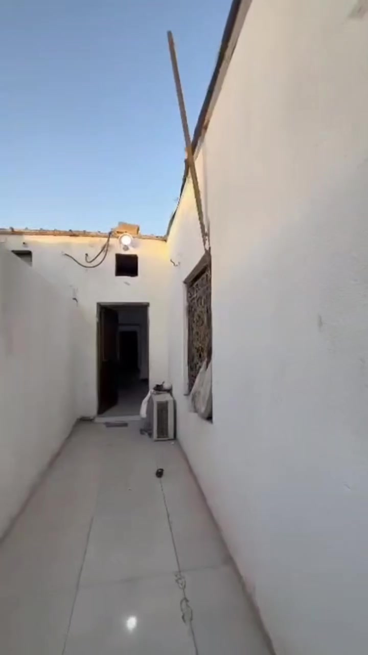 بيت للبيع طابو ملك صرف زراعي
العنوان الجزيره الحوطة قرب الشارع العام
المساحة 100متر سقف سندويج
السعر 28 مليون
***********. ***********
