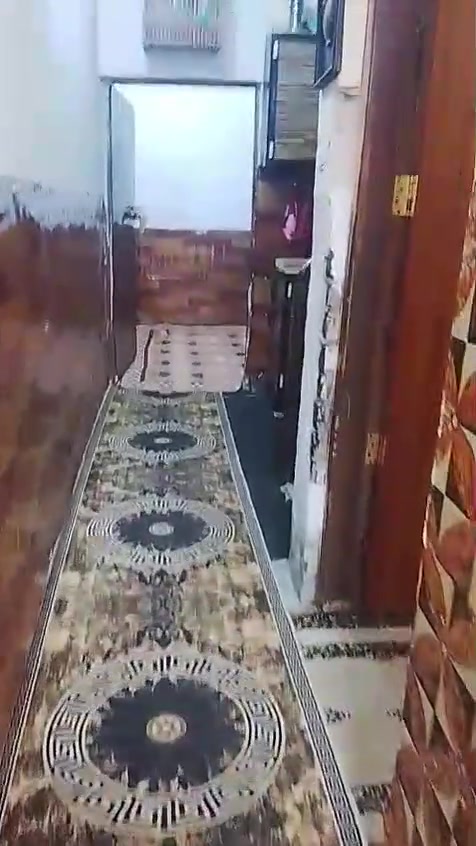 سلام عليكم خوان بيت للبيع لمساحه 60 متر نوع العقار  طابو زراعي سند 25 العنوان سبع قصور شارع ابو علي مقابيل مجمع  الرحمه  سعر 27 وبيه مجال قليل ***********
