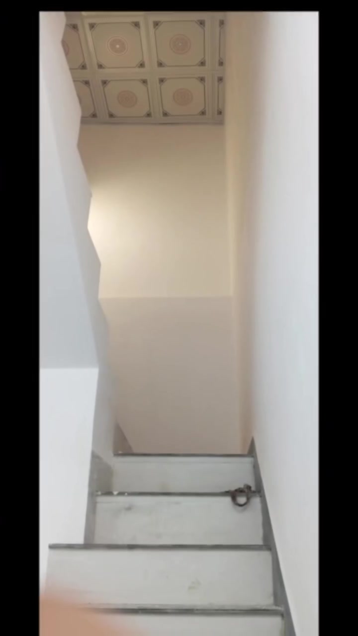 دار للبيع عله ساحه.  في النداء. جامعه الكفيل
شريط الموضفين  قرب الاميرات 
 الطابق الاول غرفه صاله مطبخ حمام 
الثاني فرفه وصاله 
البيت غير مسكون .
للتواصل ***********
