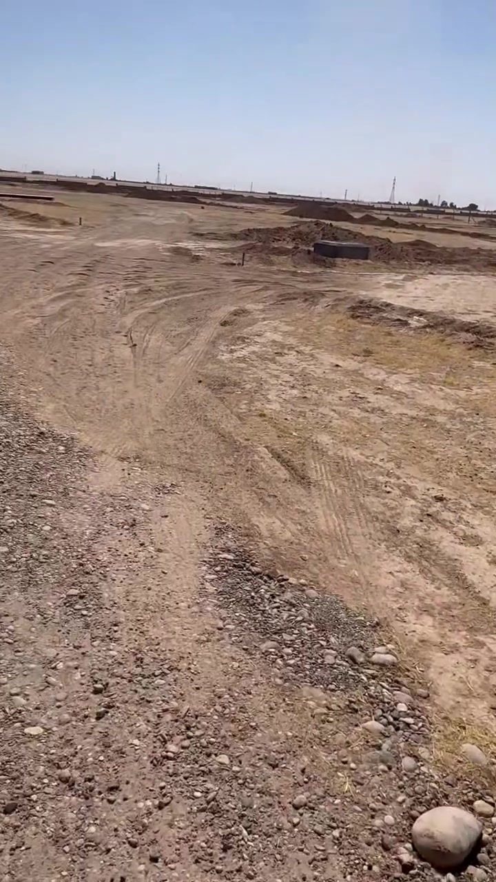 🚨 ** قطعتين سكنية مميزة للبيع في تكريت** 🚨
(    ركن    )  على شارعين  و على حديقة 
📍 **الموقع:** تكريت - الديوم المسيج 
📐 **المساحة الإجمالية:**  240 متر   
🛣️ **عرض الشارع:** 20 متر

الوجه على شارع 20 مساحة 20 متر و النزال 12 
💰 **السعر الإجمالي تواصل على الرقم 
📞 **للاستفسار والتواصل مباشر:**

*   ***********

