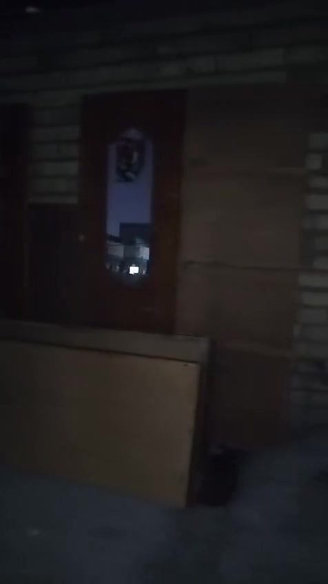 سلام عليكم من رخصت صاحب الكروب المحترم غرفت نوم للبيع سعرهه 150 وهاذ رقم الواتساب ***********
