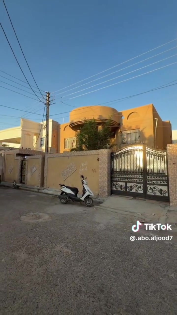دار للبيع الموقع الزراعة حي الميكانيك خلف ساحة الاحتفالات  قرب مدرسة المانع للبنين
مساحة الدار 303متر متكون الدار من طابقين ومشتمل معزول 
ملاحضة الدار طابو صرف تحويل مباشر 
سعر الدار 180وقابل للتفاوض شي بسيط 
للاستفسار الاتصال على الارقام ***********
***********
