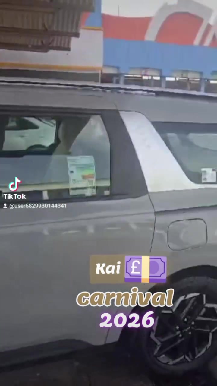 عرض للبيع
كيا كرنفال وكاله كيا
موديل  ٢٠٢٦
⬅️ ماشيه ٦٠٠٠الف
*** فول مواصفات كراسي vip تحكم كشنات امامي كهرباء تبريد كشنات شاشه كبيره محرك ٣٥٠٠ ثمان نمر ضمان وكاله كيا دبل فتحه وبيها هواي مواصفات
#السعر :385 وقابله للتفاوض مع المشتري 
⬅️ عنواني بصره منطقه السراجي 
⬅️ رقمي ***********
