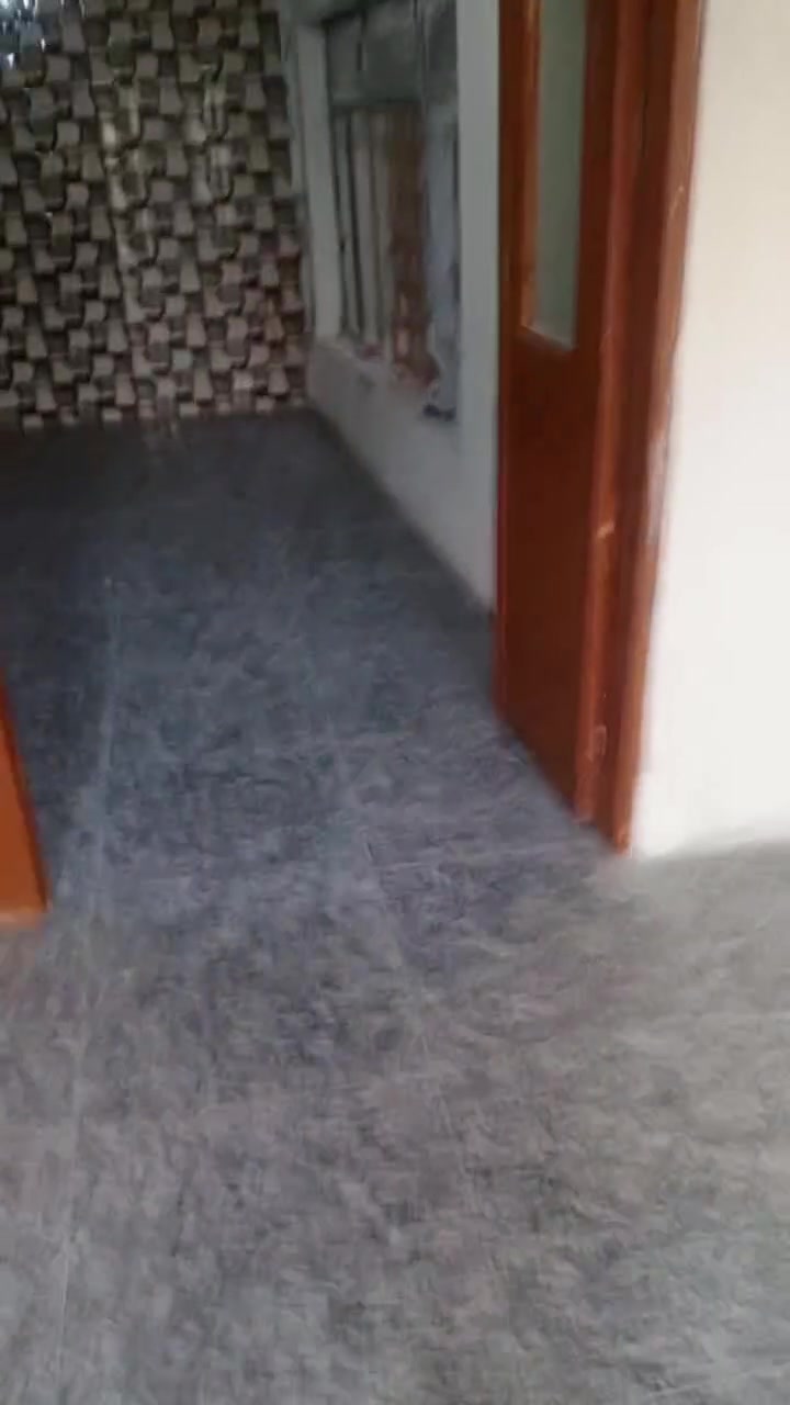 بيت الايجار غرفتين نوم طابقين شعب قرب مستشفى الزهرا الهلي شارع عريض ***********

