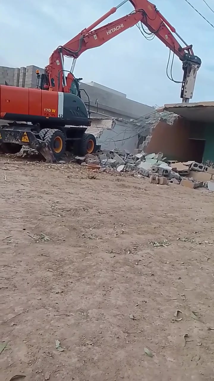 تفليش • بيوت قديمة • نقل نقاض
