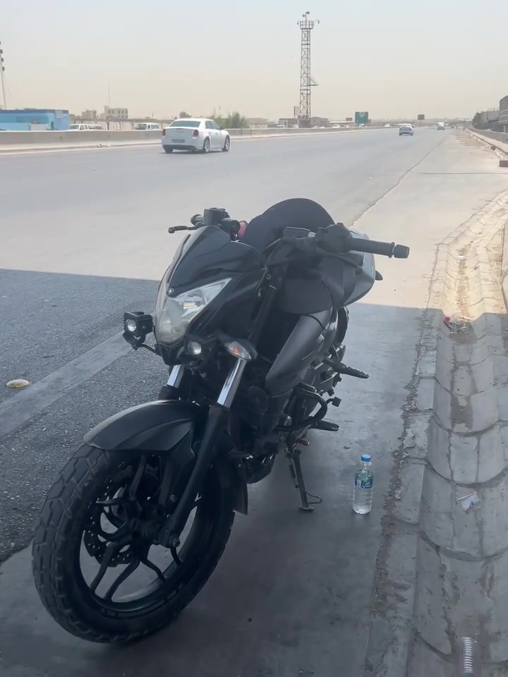 السلام عليكم بولسر ns200 دراجه خير من الله نكره بكل وقت حماوه انسه مكينه بلاد كلاجات خير من الله مرقمه بغداد بس راعيهه ماندله موجوده المكاتبه وسنويه ستنساخ مكاني بغداد الشعله السعر 2 وبيها مجال بسيط واتساب ***********
