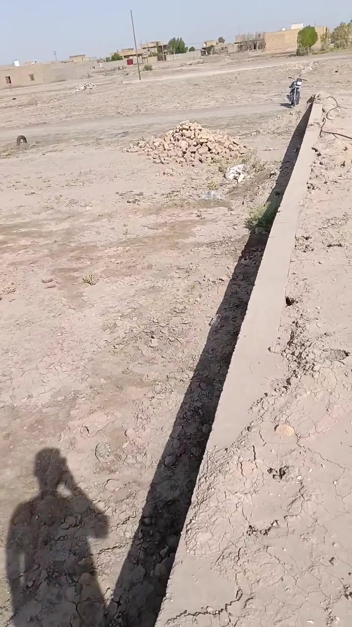 سلام عليكم بتلو لبيع  بل صخيين وره شارع المرضى مساحته 200مدفوم وجهز سعره مناسب جدن شراي انتصل ***********
