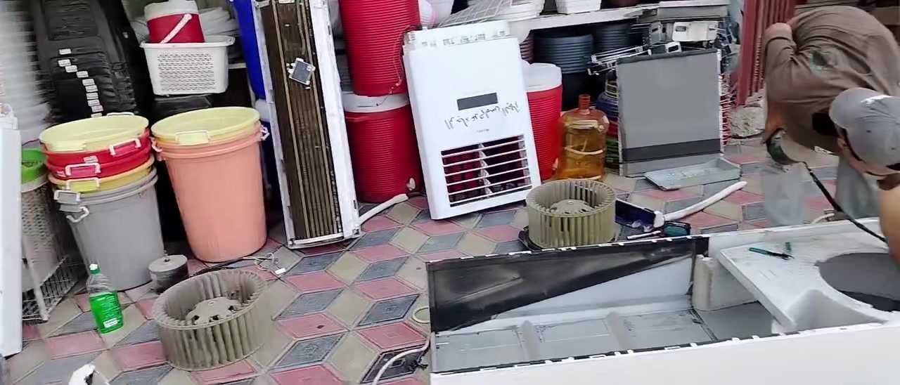 الكتابة
🔥❄️ ورشة أبو آدم للتبريد — اليوم غير! ❄️🔥
🚨 غسل + صيانة 🚨
📍 اليوم شغلنا داخل مجمع كلشي وكلاشي
❄️ سبالت جدارية
❄️ سبالت عامودية
🧽 غسل وتنظيف احترافي
🔧 صيانة وفحص ومعالجة الأعطال

لا تخلي السبالت يضعف تبريده أو يصرف كهرباء أكثر
 ⚡
خلّيه علينا… ونرجعلك تبريده مثل الجديد! 💪❄️
📞 للحجز والاستفسار: *********** ***********
⭐ ورشة أبو آدم للتبريد خبرة • أمانة •  شغل مضمون 🛠️

