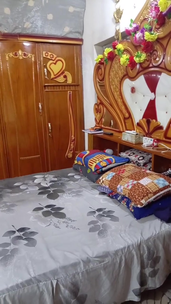 من رخصة الادمن عندي غرفة نوم صاج أخت الجديدة ونظيفة كلش بس حولت غراضي بغير بيت ومكاني ميكفي اني اريدها ب 750 وبيها مجال الشراي يتصل على هذا الرقم ***********
