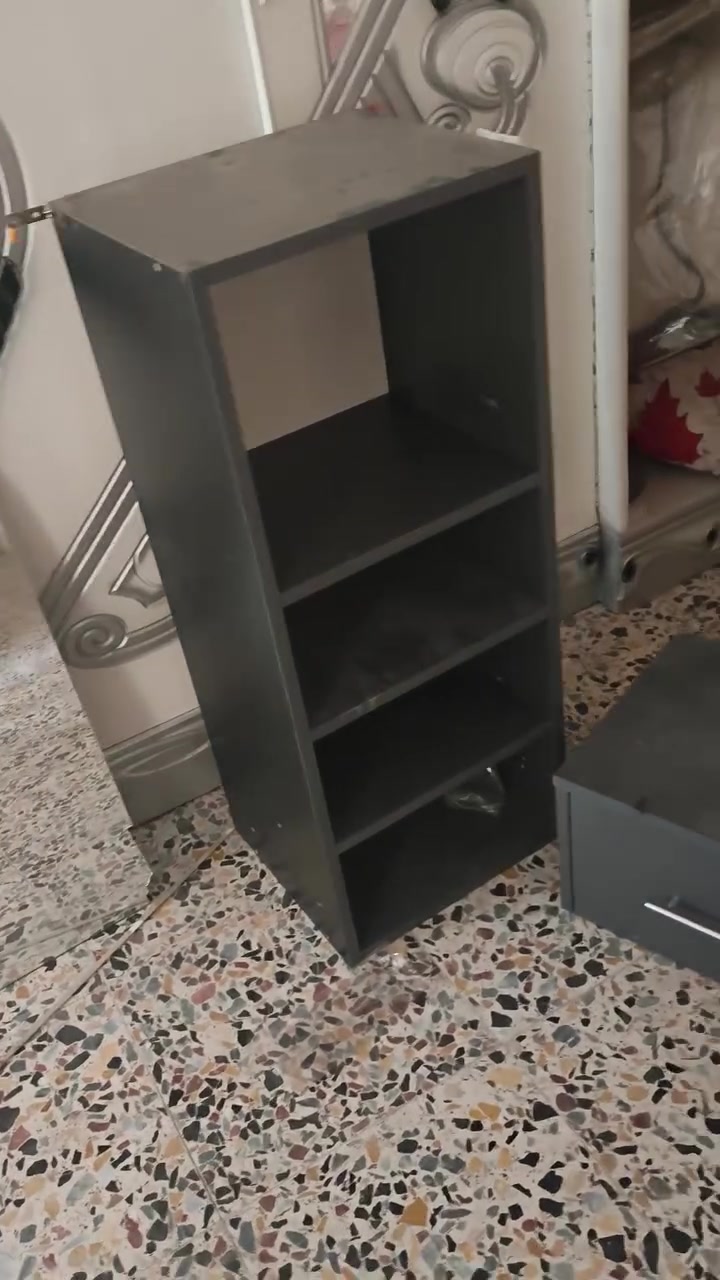 سلام عليكم ديكور كامل مرايه ام الدات وجرارت ورفوف سعرهن135 +مري ثنين ال كبار سعرهن 75للمعلومه هاذ البيهن ترا هنه مابيهن شخط مكاني بغداد العبيدي ماعندي توصيل
رقمي***********
