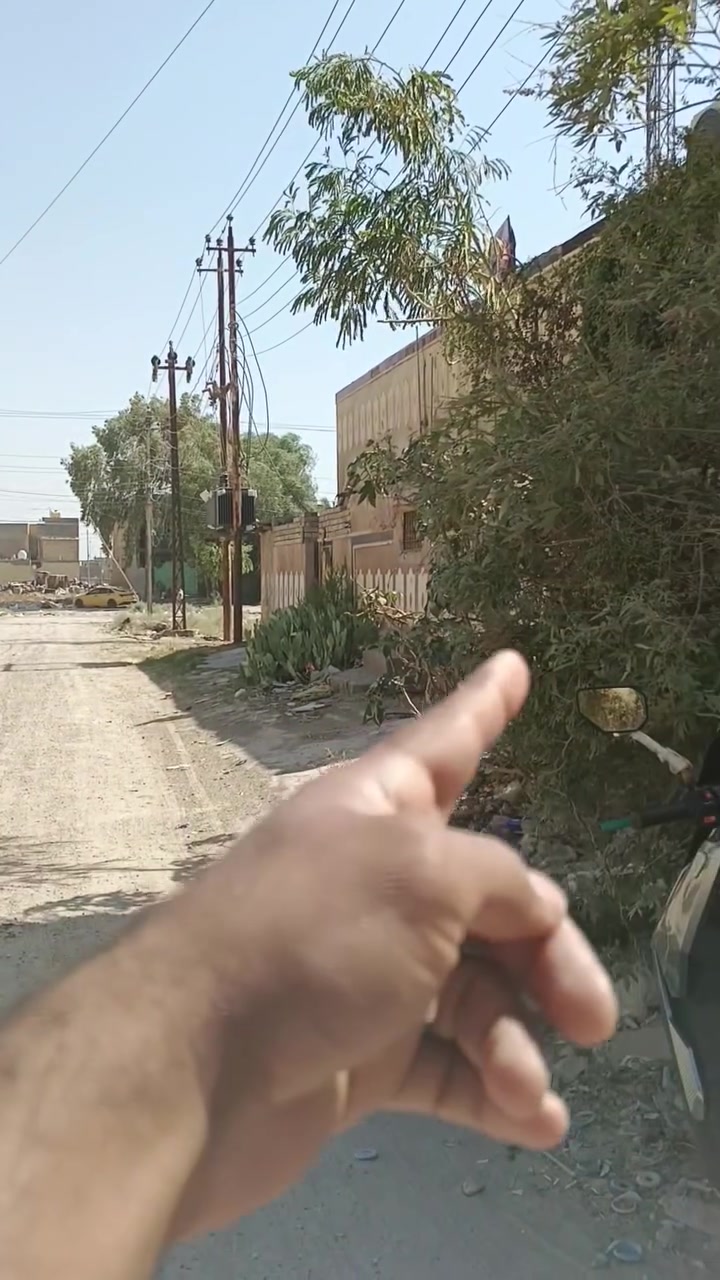السلام عليكم
التفاصيل بالفيديو 
البناء حديث 
ارتفاع عن الشارع 70سم 
ارتفاع السقف 3 و ربع 
الموقع مميز 
السعر 50 و بي مجال للشراي 
المراجعة مع صاحب الدار 
***********
@إشارة
