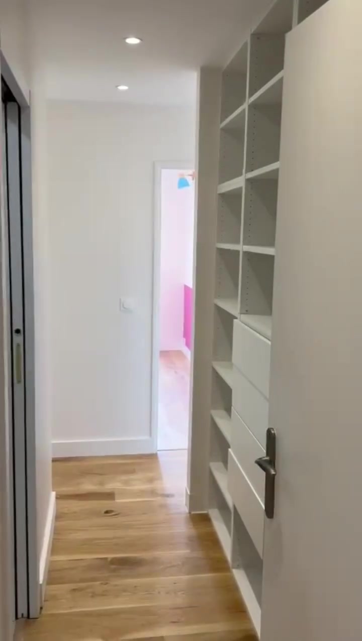 🏗️ شركة حرير بغداد للمقاولات
للبناء والديكورات والتشطيب

✨ أعمال التشطيب باحترافية... من الهيكل إلى التسليم النهائي

ننفذ جميع أعمال التشطيب بأعلى معايير الجودة لنمنح منزلك أو مشروعك لمسة عصرية وتشطيباً متكاملاً يدوم.

🔹 تشطيب داخلي وخارجي
🔹 أعمال الجبس والديكورات
🔹 صبغ ومعجون وتسوية الجدران
🔹 تركيب السيراميك والبورسلين
🔹 الأسقف الثانوية والإضاءة
🔹 تنفيذ سريع وجودة مضمونة

🏠 مشروع اليوم: تسطيب شقة | قبل وبعد
شاهدوا الفرق بأنفسكم ✨

💳 الدفع نقداً وبالتقسيط

🚧 العمل في جميع مناطق بغداد

📞 ***********
📞 ***********
