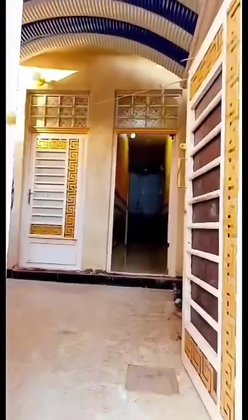 بيت للبيع الشيشان الأولى
١٠٠ متر طابو 
الاطابق الأول غرفة أستقبال حمام صالة مطبخ/ساحة وحمام
الطابق الثاني غرفة واحدة 
للبيع فقط السعر ٩٠ مليون 
هاتف ***********
