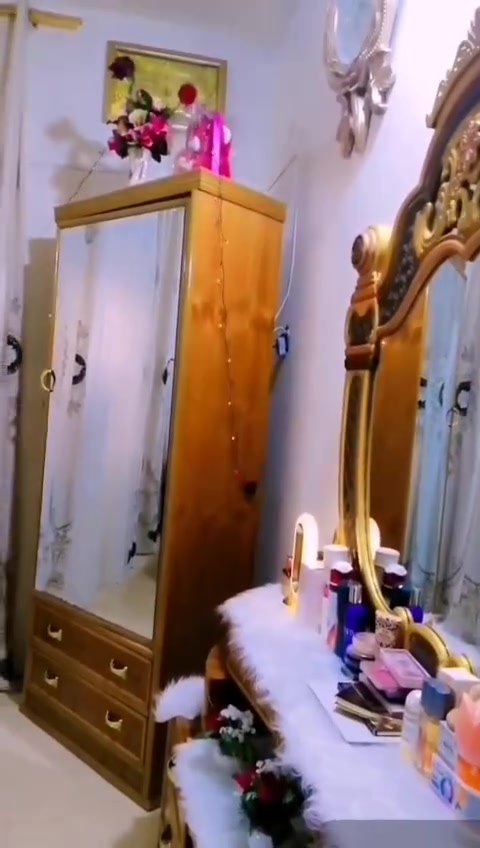 السلام عليكم غرفة نوم خشب للبيع نظافة 90 بلمية المكان ديالى بعقوبة كاطون الرازي التفاصيل الاتصال على رقم ***********
