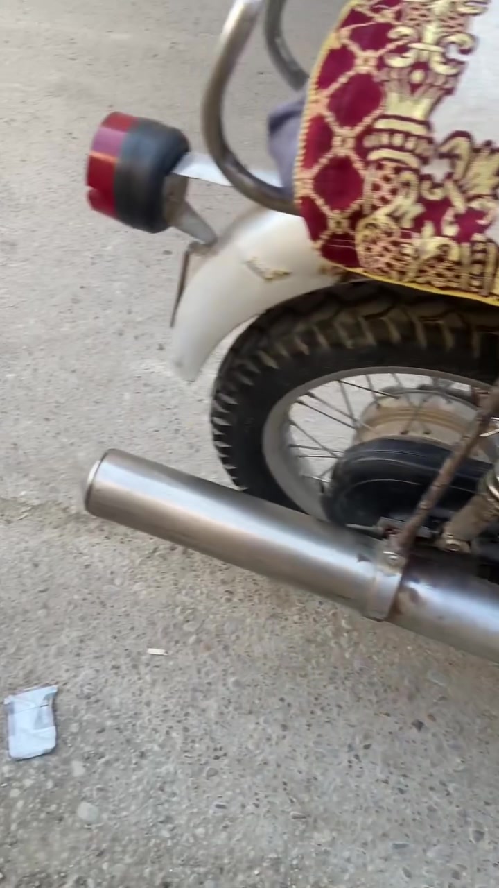 سلام عليكم دراجه mz موديل1981للبيع بدون كير2يفلت شغاله وجاهزه سعر 365وبي مجال عنواني بلد شطيطه ***********

