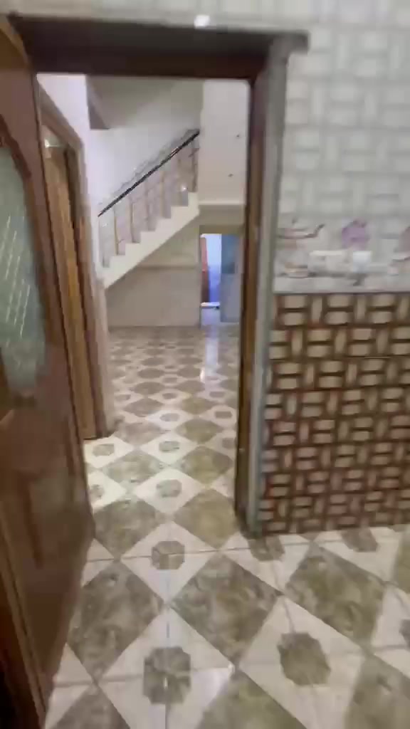 بيت للايجار ابو الخصيب حمدان دورت ام زباله داخل فرع ايجار 400 قفل قاطين مساحته 110 يتكون من ثلاث غرف نوم وصاله وستقبال ومطبخ وصحيات داخل وخارج للتواصل ***********
