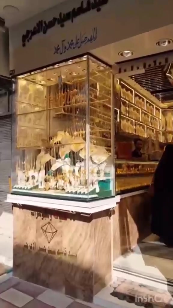 اللهم صلي على محمد وآل محمد اهم شي المصداقية ويا الناس والسمعة الطيبه والكلام الطيب ويا الناس والف الحمدلله الناس تشهد على المصداقية 
#آجمل وآحدث الموديلات والتصاميم   الايطالية  والاماراتية عيار 21 🇦🇪🇮🇹 

#مجوهرات سيد قاسم الاعرجي 👑👑

#عالم من الجمال والأناقة مخصصاً لكِ سيدتي 

#للتواصل والاستفسار على الأرقام التالية :

📞 ابو رهف : *********** 
📞 المحل :  *********** 

#مجوهرات ابو رهف 
بابل -قضاء القاسم - شارع الصياغ _ مقابل قيصرية الكوخ
