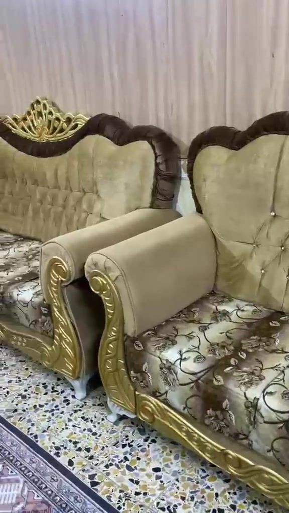 سلام عليكم طخم ملكي للبيع بعده جديد ونضيف للاستفسار الاتصال على رقم *********** الهاتف 
الواتساب ***********
