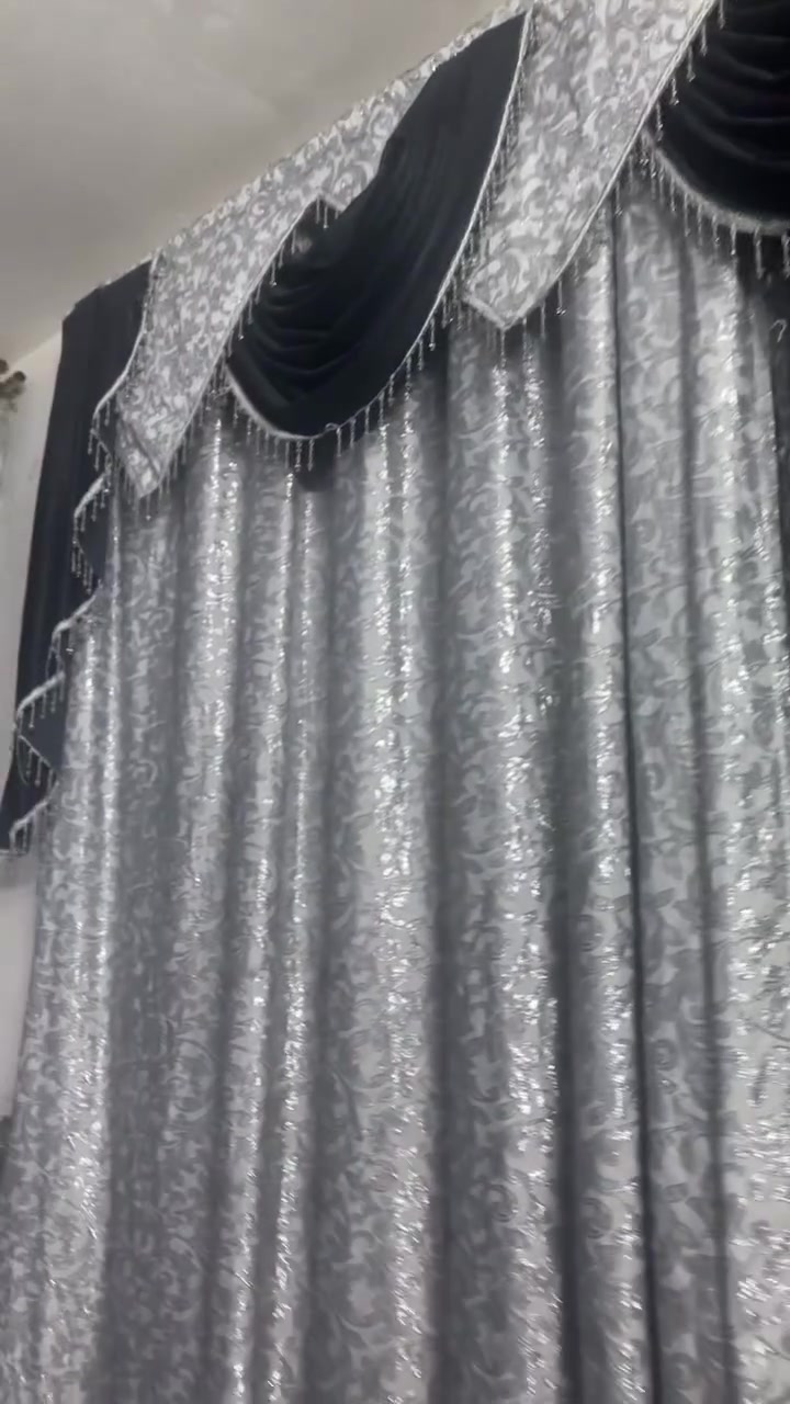 ستائر • عرض ٨م • مقاعد ٢٠