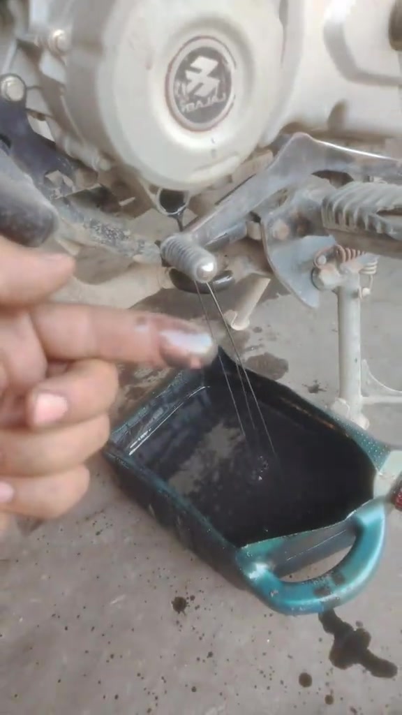تبديل كلجات دراجه بوكسر اصلي شركه وكاله جميع ادوات احتياطيه عنوان بغداد دوره البوعيثه لتواصل *********** الإدارة حيدر الوكيل #دراجات_نارية #دراجه_ناريه #تبديل_كلجات #تعمير_دراجات #صيانة_دراجات_نارية 
