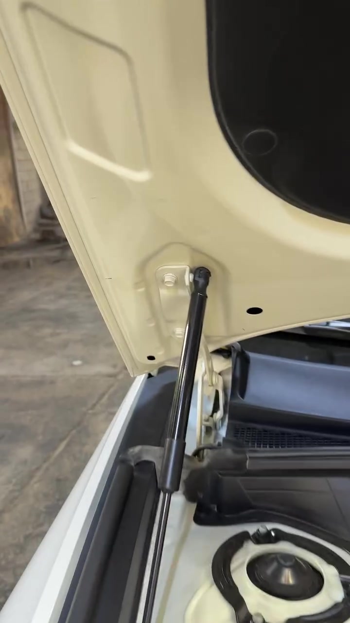 سلام عليكم 
‏
كي8 البيع

سياره بانزين اصل 2500

فول موصفات واحد عله واحد 

سياره رقم بغداد 
ماشيه 53الف 
حادث جنطه بدل اصلي بدرن صبغ 
بيه صبغ شبر جامله خلفي
***********
