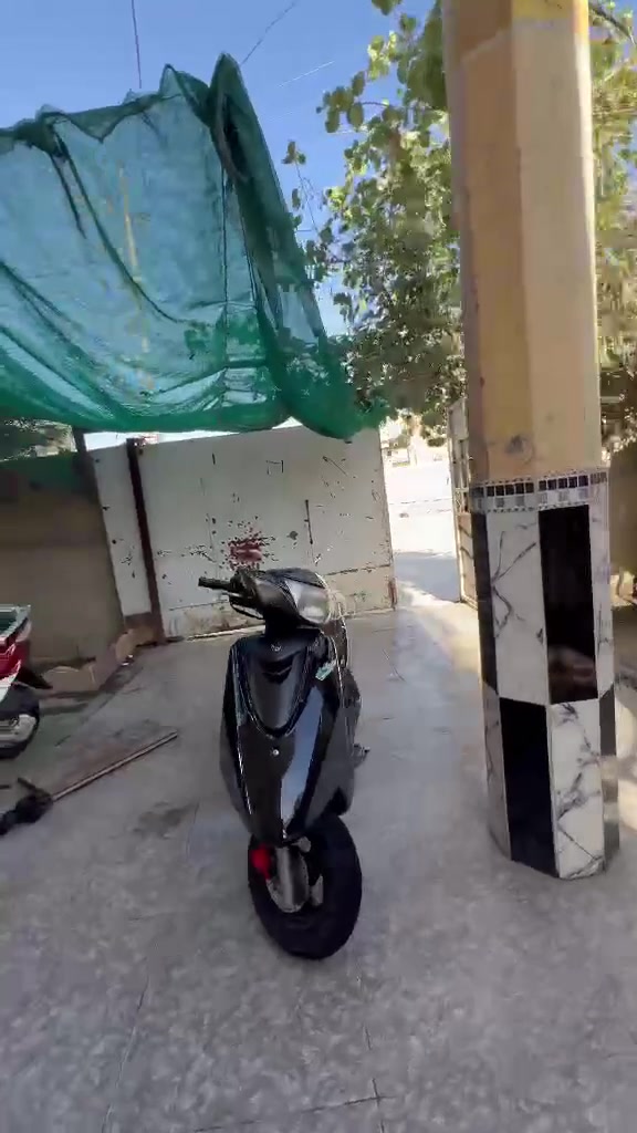 دراجه بريز ببغاء مديل ١٦ حاويه الدراجه مكينه ما مفتوحه كفر سواد كله حاويه مامبدل بيه اي شي بعدهي وكاله سعر مليون و100 وبيه مجال مكاني قضاء الجبايش رقم 
***********
مكلف بل نشر
