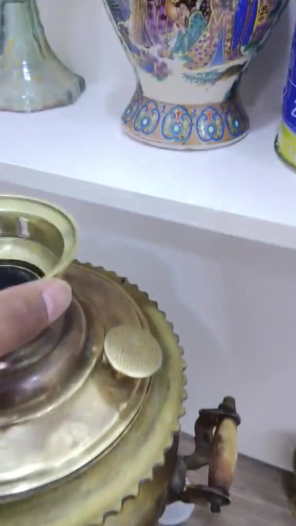 سلام عليكم قطع سماور روسي طول 47وزن ثقيل القطعة عمرها فوك 50سنة مكان بغداد رقمي ***********
