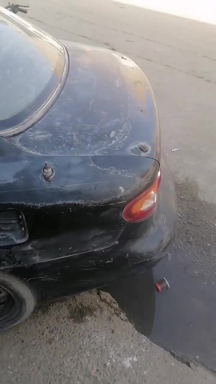 اخوان عندي سياره هونداي موديل2000النتره شغاله بس ابيعه تسقيط رقم بغداد انكليزي باسمي السعر18ورقه)هذا رقمي***********عنوان بغداد الجديده
