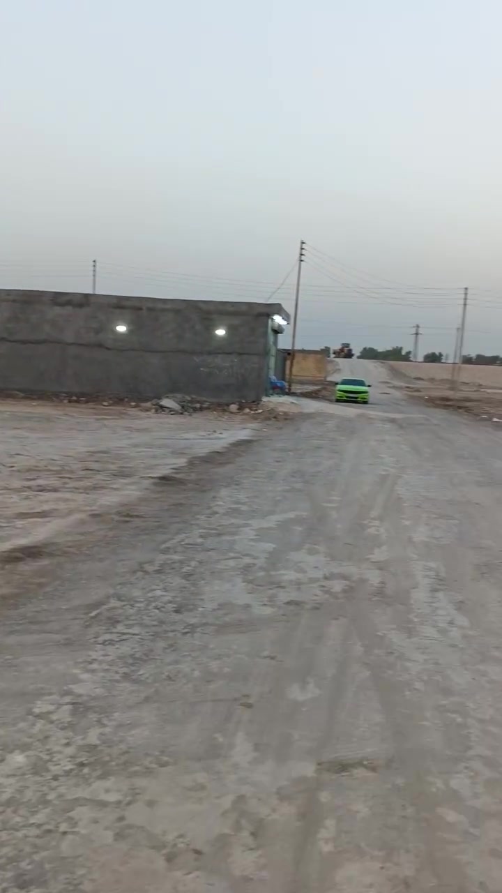 قطعه 385 متر حي الجوادين مقاطعة المجاهدين خدمات ماء كهرباء شارع 11 متر تبعد عن السكه مثل ما موضح بالمقطع *********** واتساب
