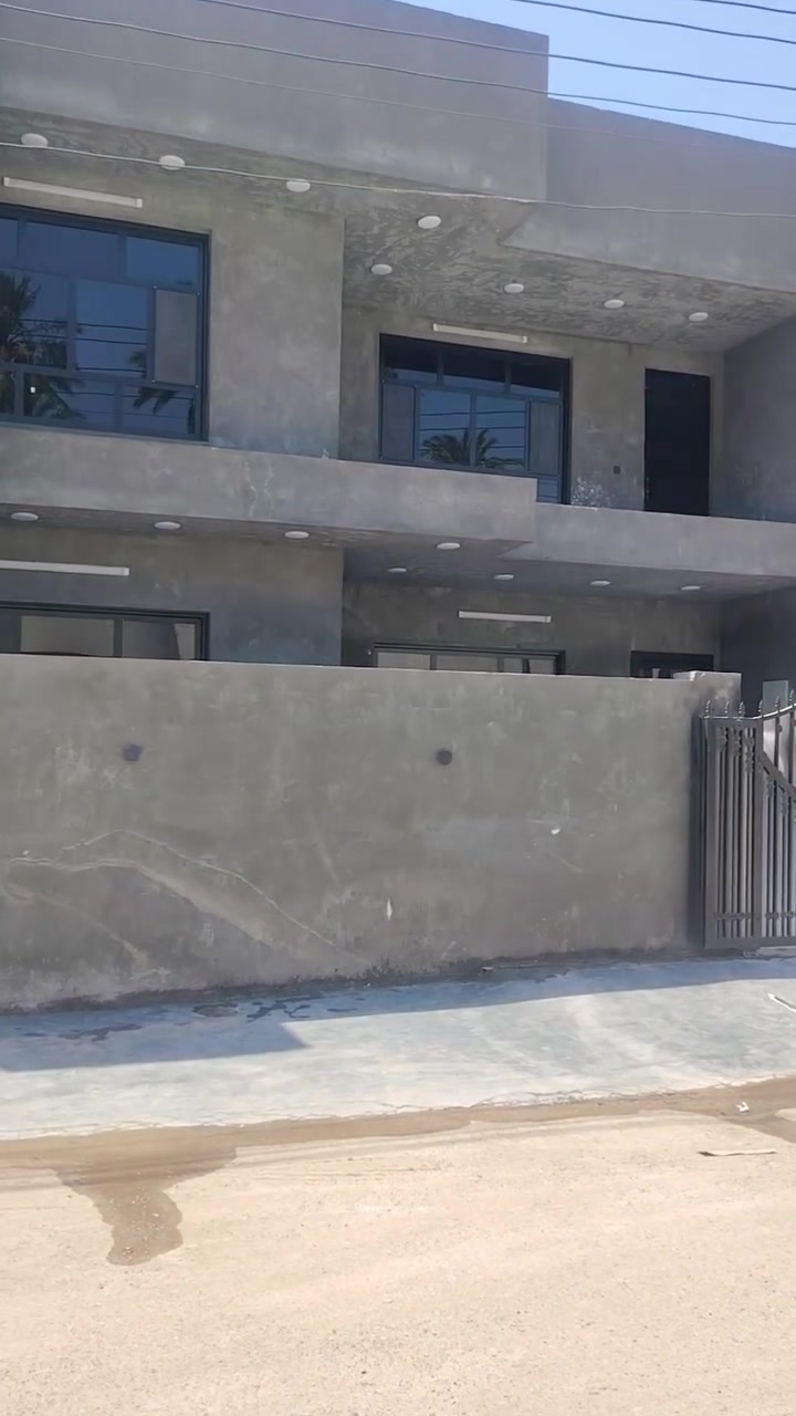 🏚 الدار للبيع زراعي   حي الوحدة خلف المسبح 

🥀 البيت مساحة 200 متر  واجهة 11متر نزال 18.60 متر  لبيت شغل جديد واحد على واحد لبوب قاصة 

🥀 البيت يحتوي على عدد غرف نوم 5   نظام سويتات 

🥀 جوة غرفتين او صالة مطبخ حولي كبير كراج او فوك لغرف عدد 3  مع حولي كبير 
☎️ ***********////***********
