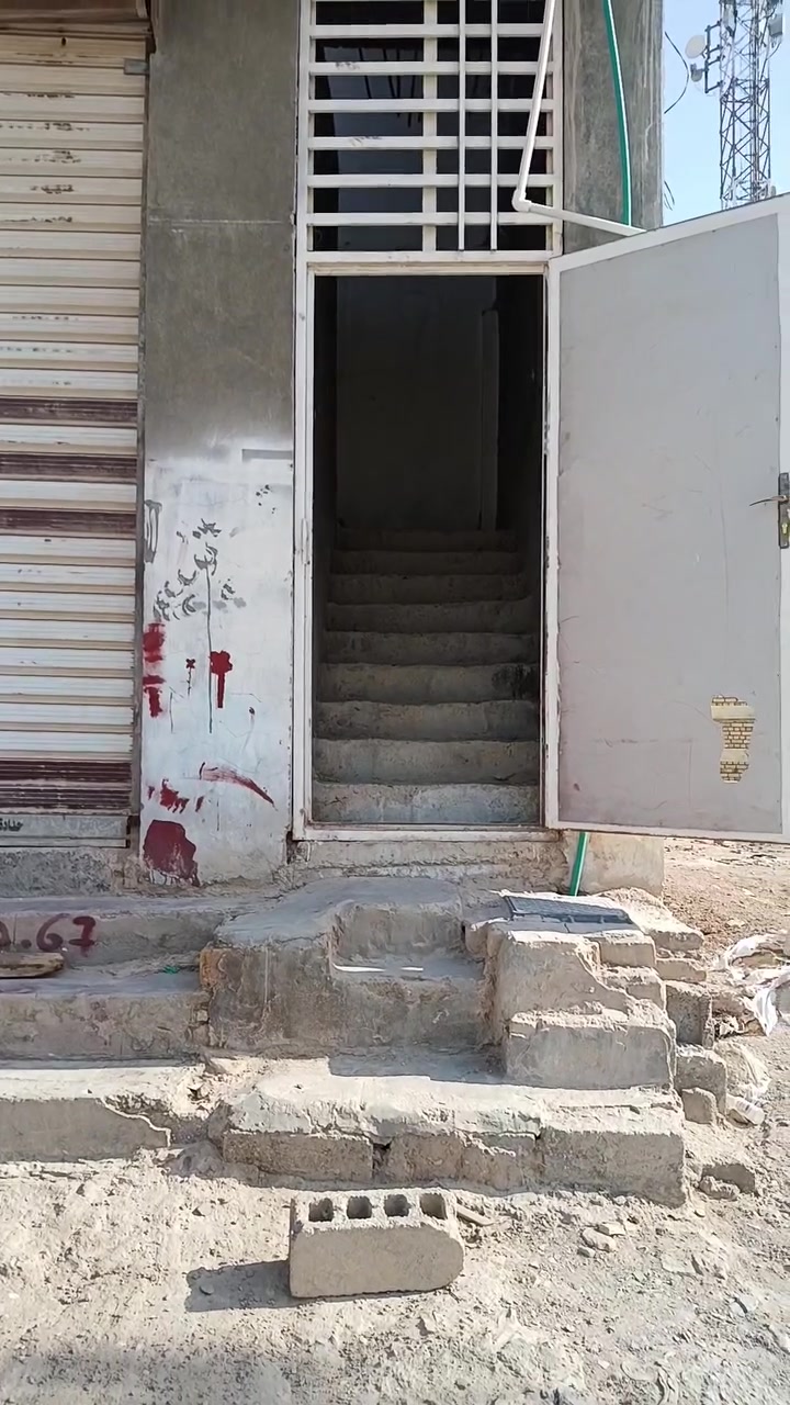 شقق للايجار مساحة الواحده ١٠٠ متر في حي النداء شارع ٣٠ مقابل عمود ٦٨ منطقة ال٥٤ تحتوي كل شقه على غرفه وصاله واستقبال ومطبخ وصحيات للاستفسار ***********
