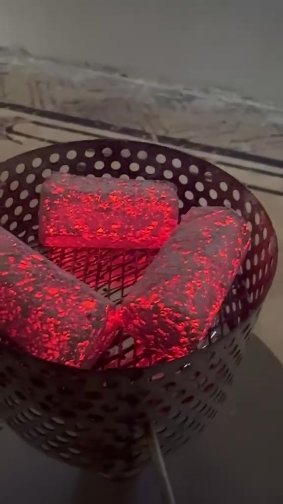 فحم اماراتي ٨ كغم للتواصل ***********

