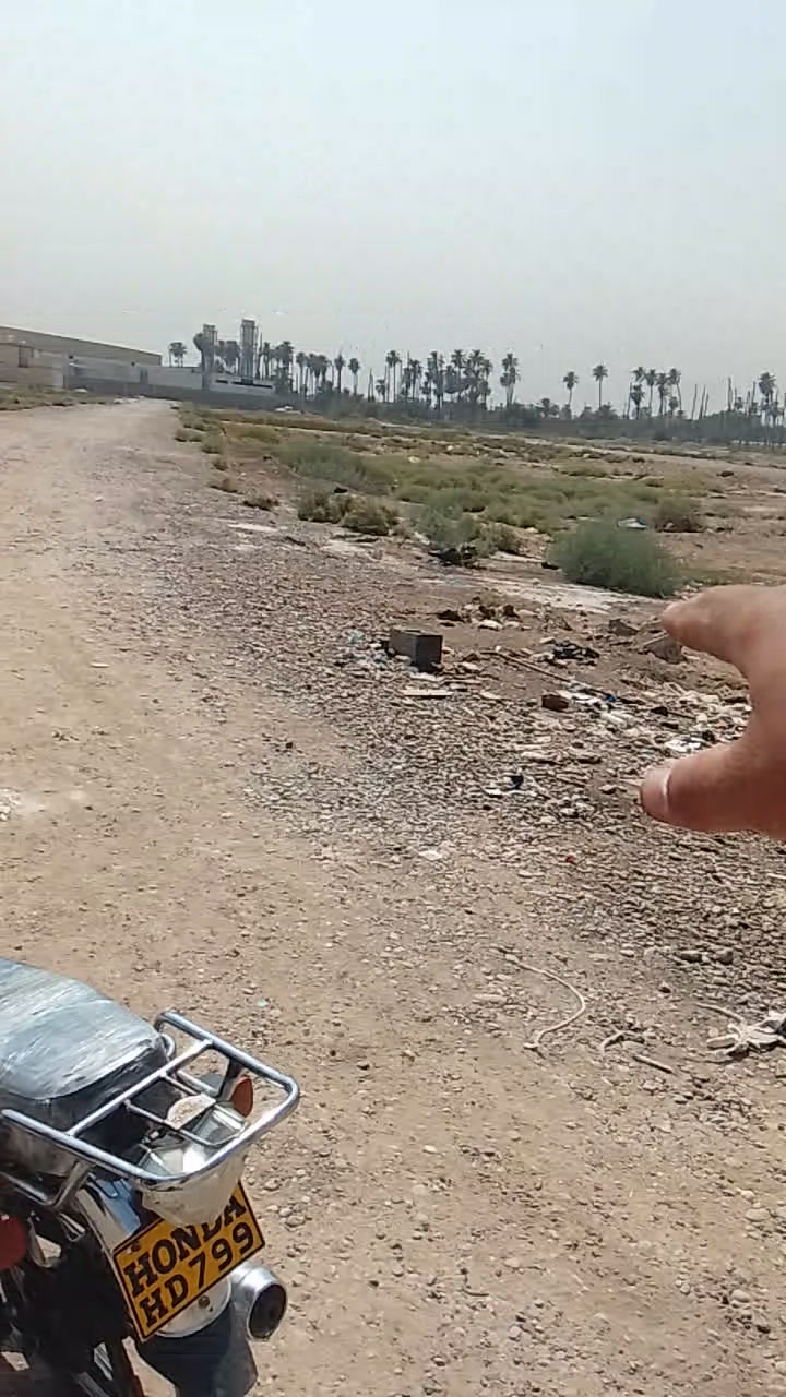 سلام عليكم كاع للبيع مربعه واجه 10نزاا 10, طابو ملك  زراعي تحول بل محكمه مباشر بسعر 29وبيها مجال  نهايه تبليط شارع بيت بنيه ع يمين رقمي بي وتساب الاستفسار ***********
ممكن تحددلي الموقع بالضبط وين هالكاع؟ (المنطقة/الحي والقرب من شنو أو أي معلَم معروف): 
الزعفرانية بيت بنيه فرع عله اليمنه40
شكد المساحة الكلية بالضبط، وهل الواجهة 10 والعمق 10 يعني 100 متر؟: 
واجه 10نزاا 10
الأرض جاهزة للبناء لو بيها خدمات واصلها مي/كهرباء/مجاري، ولو الشارع بعده غير مببلط بالكامل؟: 
كامله خدمات متوفره ماء مجاري كهرباء 
السعر 29 مليون نهائي لو بيه مجال للنقاش، وهل البيع مباشر ومكتمل أوراقه بدون أي مراجعات إضافية؟: 
بيها مجال للنقاش وبيع مباشر طابو ملك زراعي 